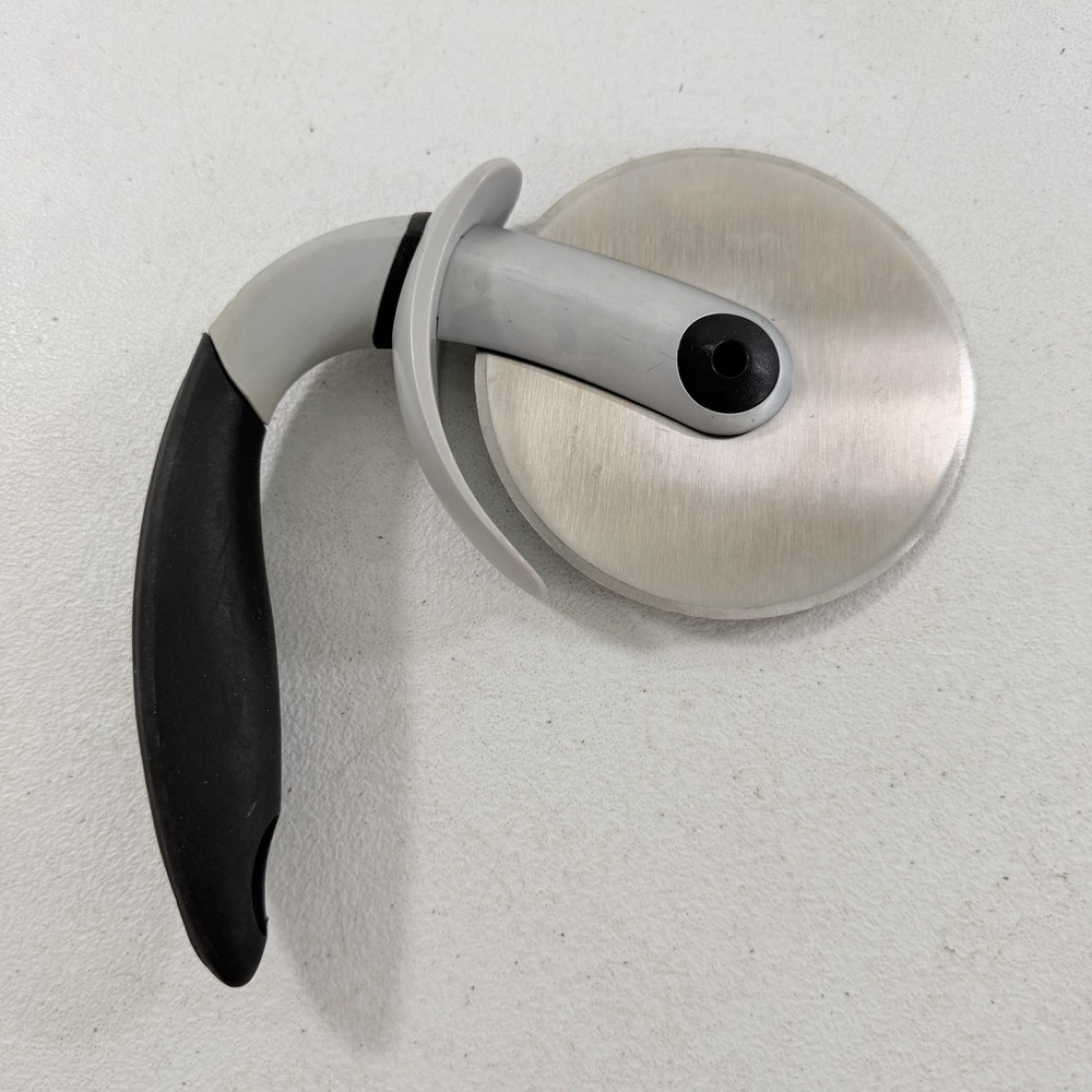 Calphalon Ergonomic Handle Stainless Steel Pizza Cutter